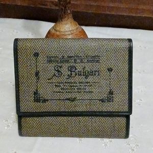 Bulgari Leather wallet. Genuine.